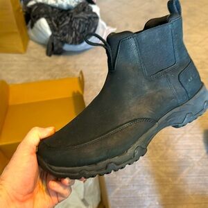 Men’s size 10 M Newington Boot Pull on